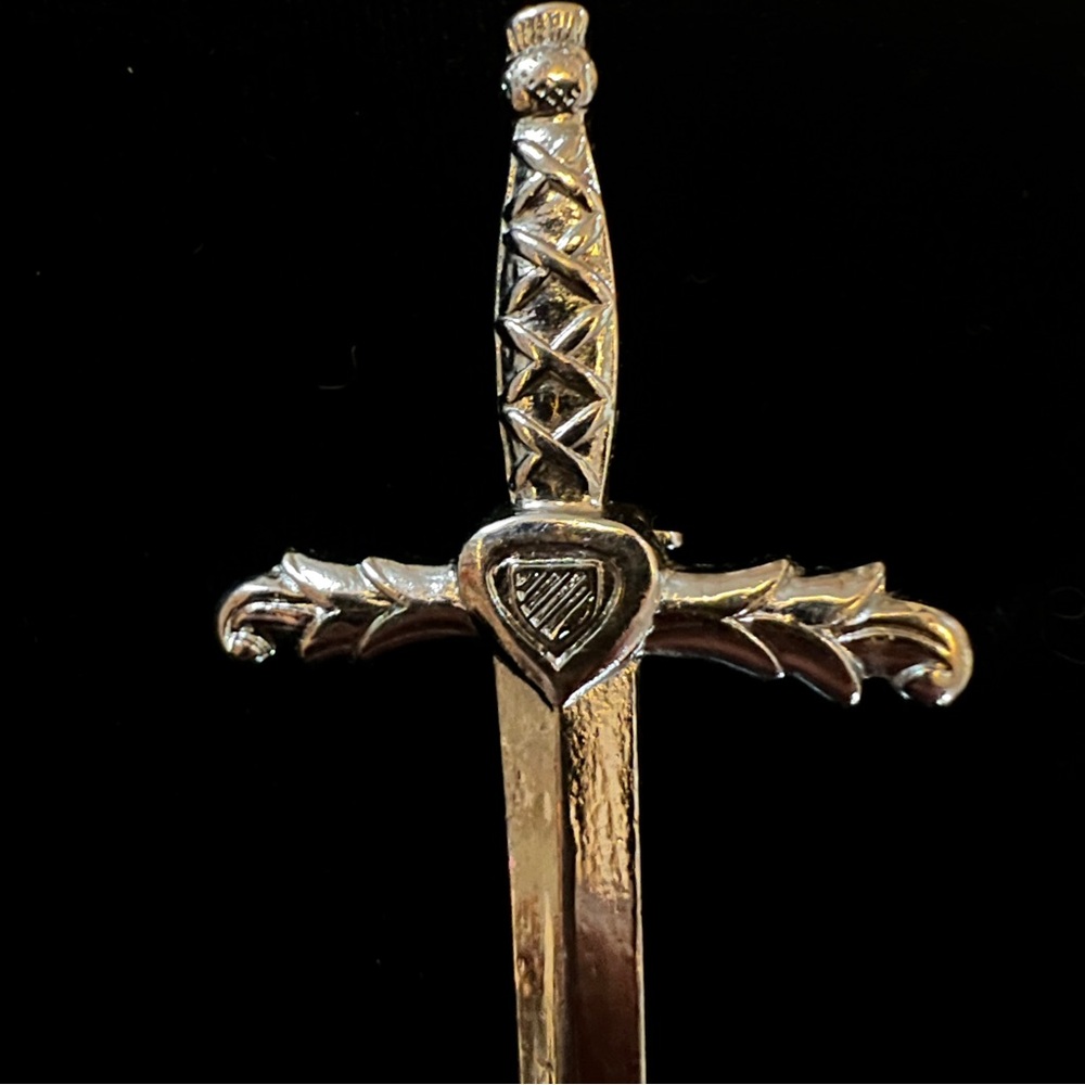 Sword Shaped Kilt Pin men’s Kilt Accessory Claymore 4” Sturdy Silver Tone - Picture 5 of 7